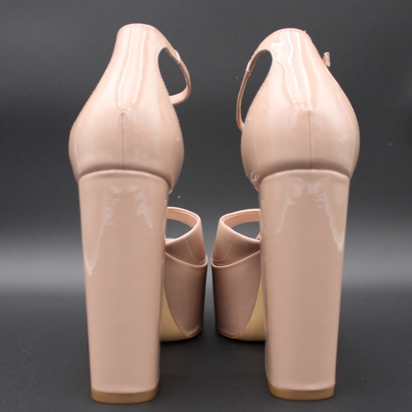 Marc Fisher Ankle Strap Platform Sandal (Womens) Light Pink (looks nude) 8.5 - Picture 9 of 13